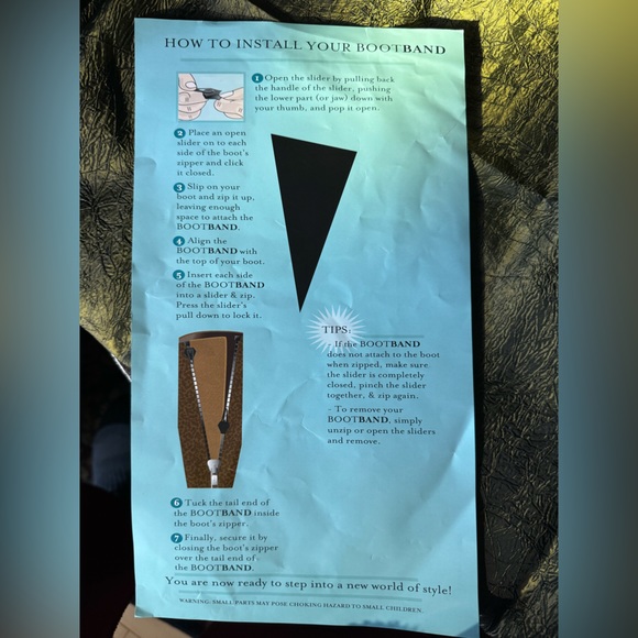 One pair Boot Bands in black: zip into the shaft of a boot to provide extra room - Picture 3 of 3